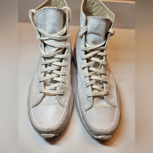 Converse - Picture 3 of 9